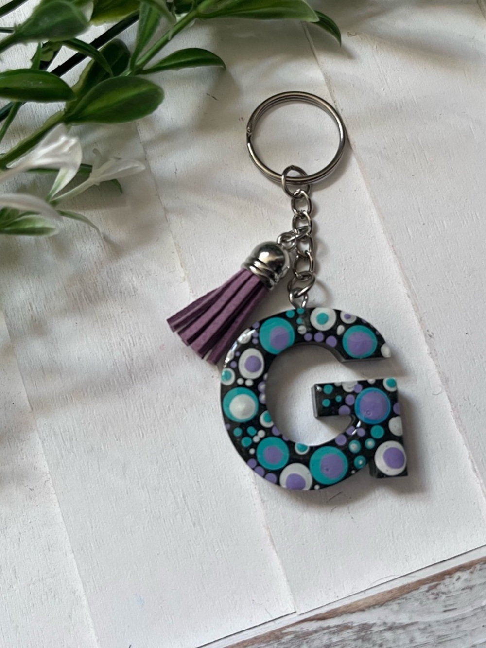 New Personalized 'G' Initial Keychain with Purple Tassel